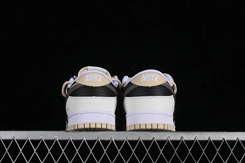 All categories Nk SB Dunk series Nk SB Dunk Low low-top sneakers Nk Dunk Low chestnut letters high street black and brown deconstruction SB strap low-top casual sneakers DV0831-003